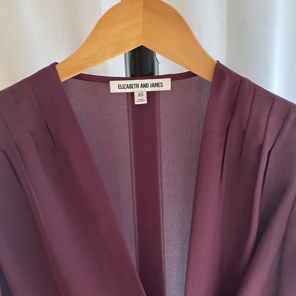 Elizabeth And James V-Neck Blouse, XS. - Picture 2 of 5